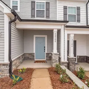  Holiday home Gorgeous New Townhome/charlotte! United States