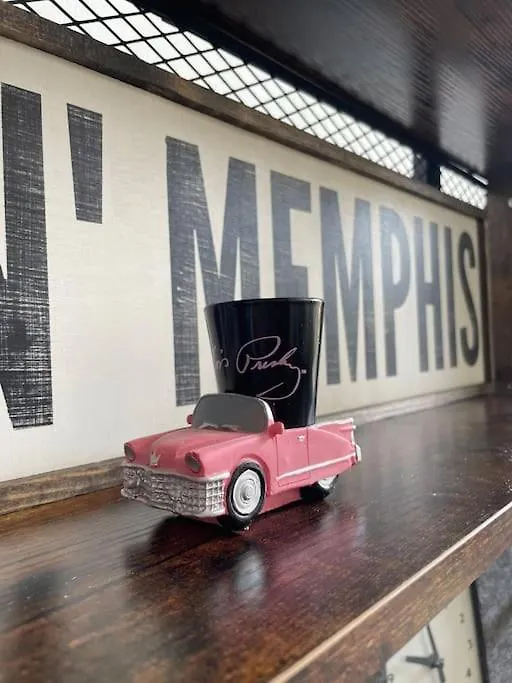 Luxury Industrial-Style Loft In Downtown Memphis Apartment
